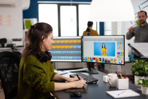 Graphic Designer editing images